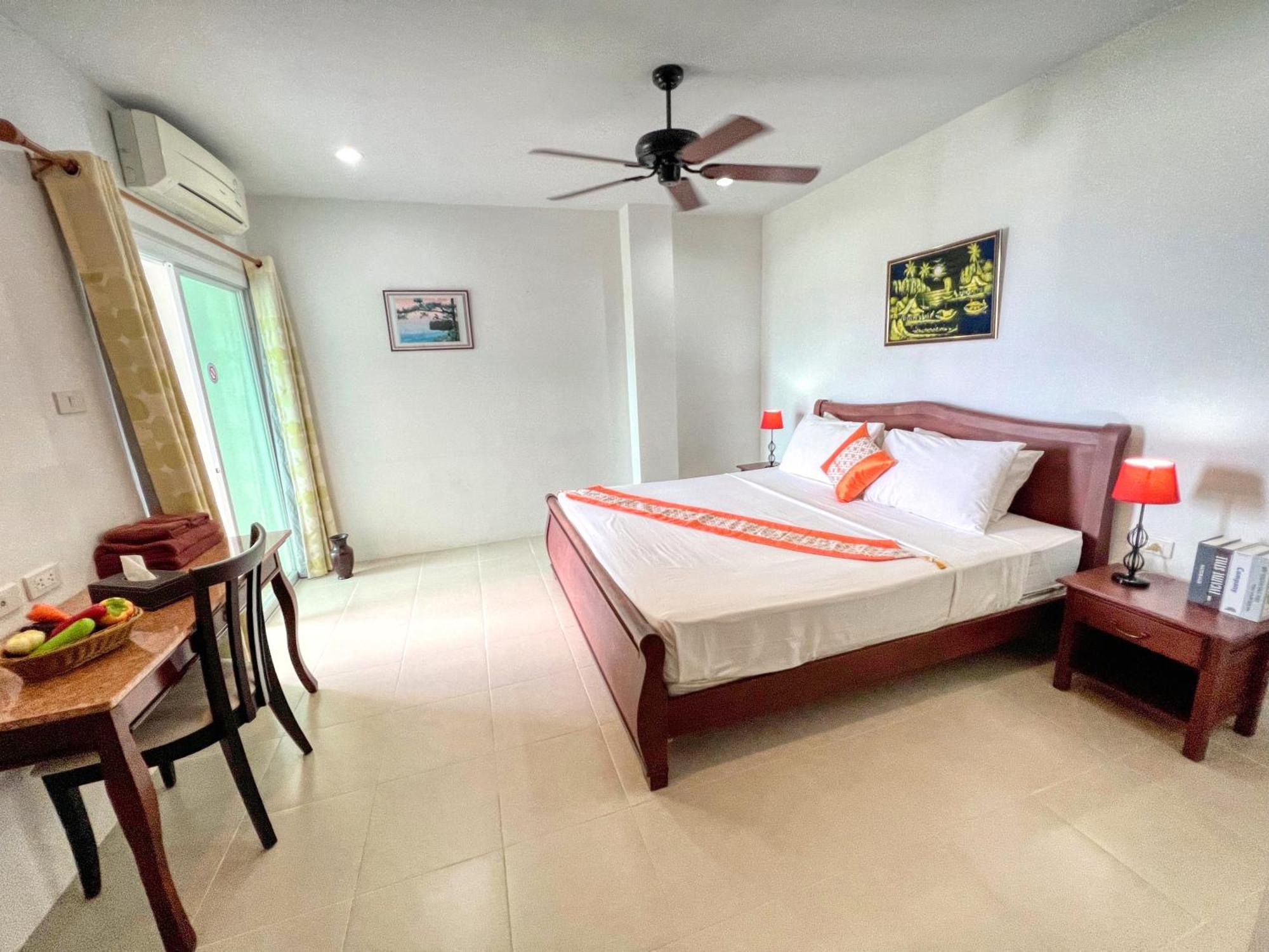 Sr Sea View Apartments Patong Номер фото